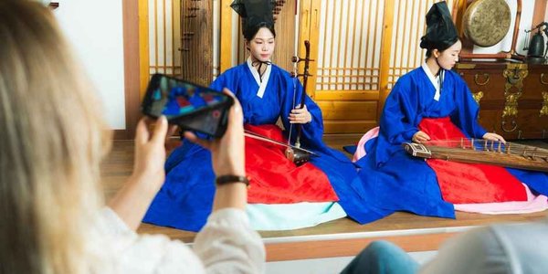 การแสดงดนตรีกุกัก จินยอน