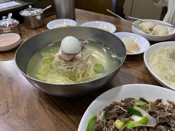 釜山の北朝鮮料理レストラン：百日平冷