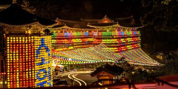 Samgwangsa Lantern Festival