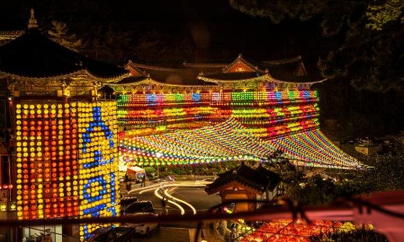 Samgwangsa Lantern Festival